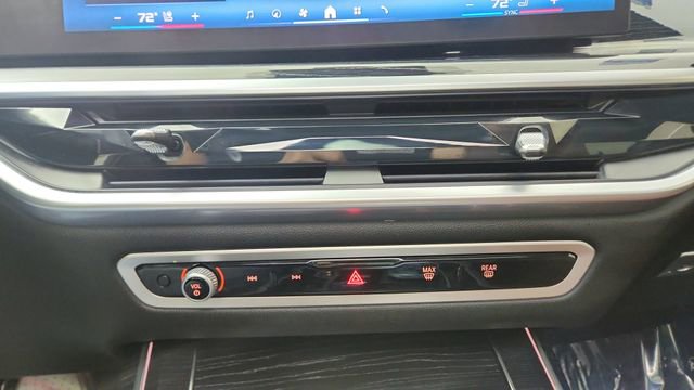 Used 2025 BMW X7 M60i image 57