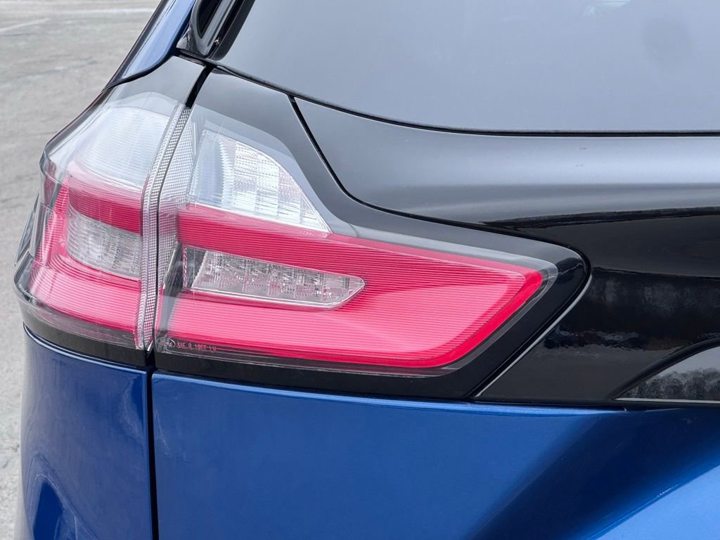 Certified 2024 Ford Edge SE image 11