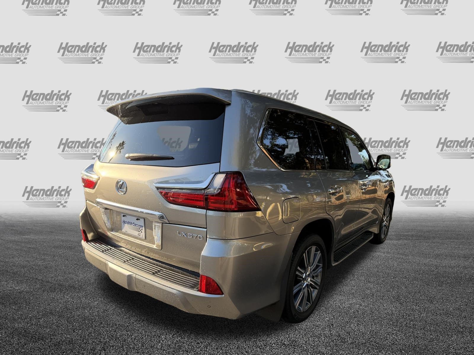 Used 2017 Lexus LX 570 4WD w/ Luxury Package image 9