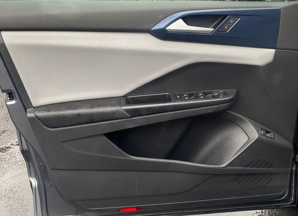 Used 2022 Volkswagen Taos SE image 11