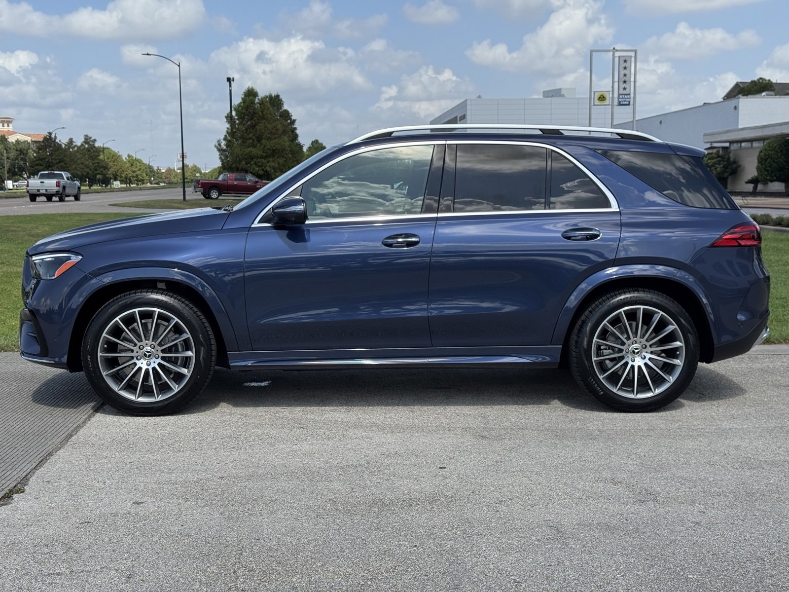 New 2026 Mercedes-Benz GLE 350 4MATIC image 5