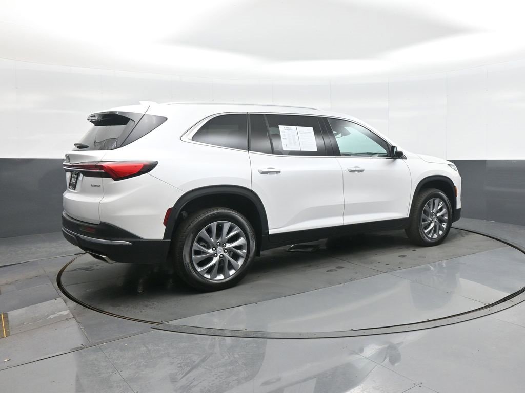 Used 2025 Buick Enclave Preferred w/ Power Package image 7
