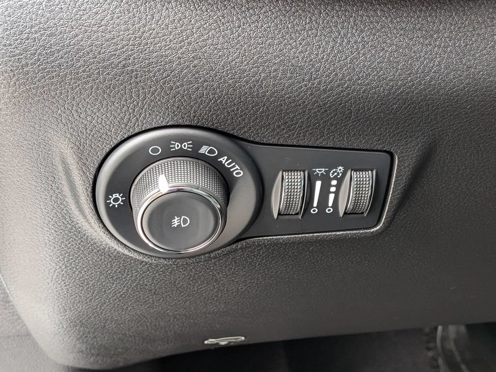 Used 2022 Jeep Compass Limited AWD/4WD image 14