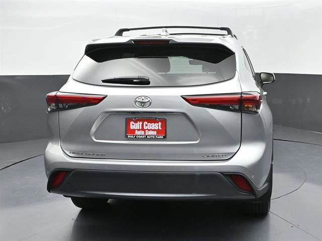 Used 2021 Toyota Highlander Limited FWD image 27