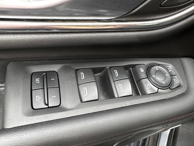 Used 2022 Chevrolet Tahoe RST w/ Luxury Package AWD/4WD image 13