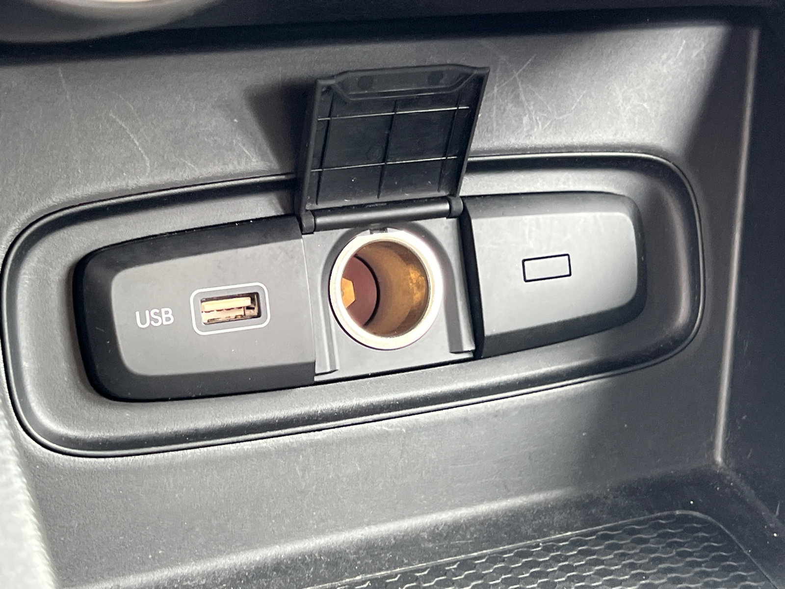 Certified 2022 Hyundai Venue SE FWD image 30