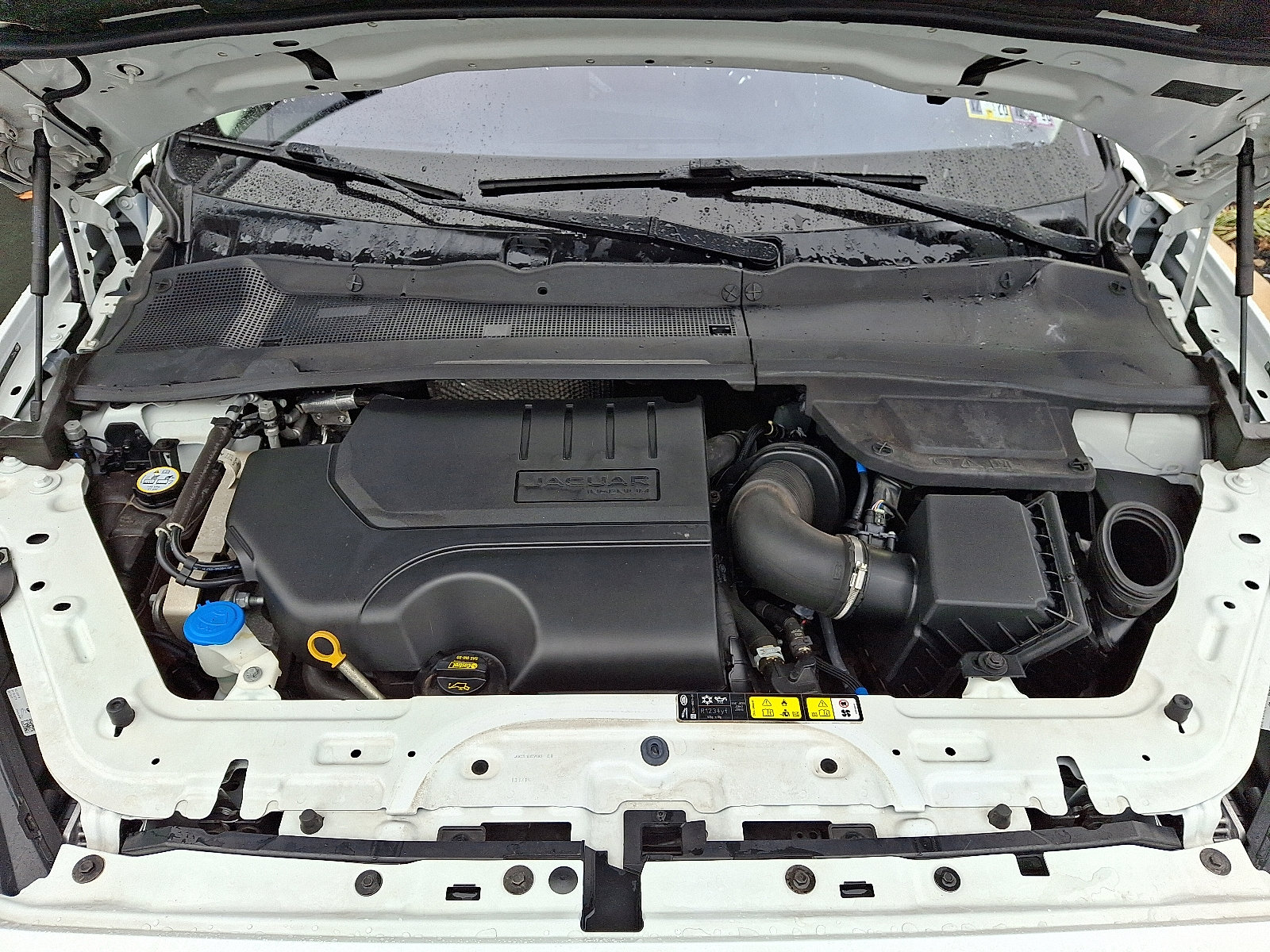 Used 2020 Jaguar E-PACE SE image 29