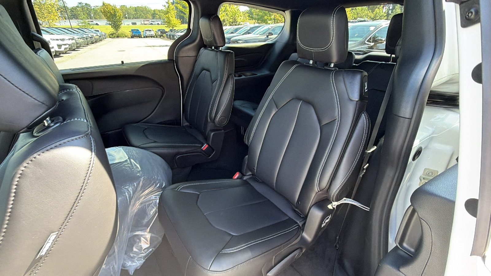 New 2027 Chrysler Pacifica LX FWD image 18