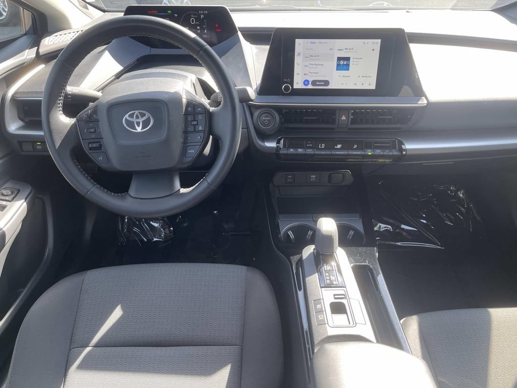 Used 2025 Toyota Prius LE FWD image 8