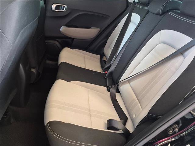 Used 2023 Hyundai Venue SEL FWD image 17