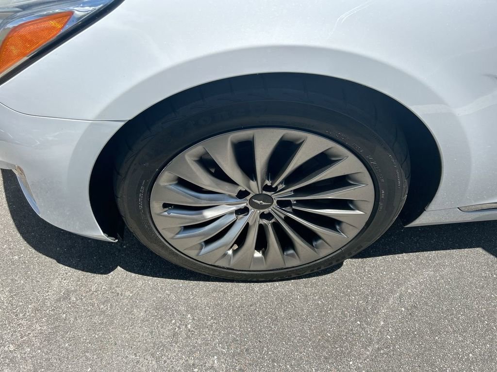 Used 2019 Genesis G90 3.3T Premium RWD image 10