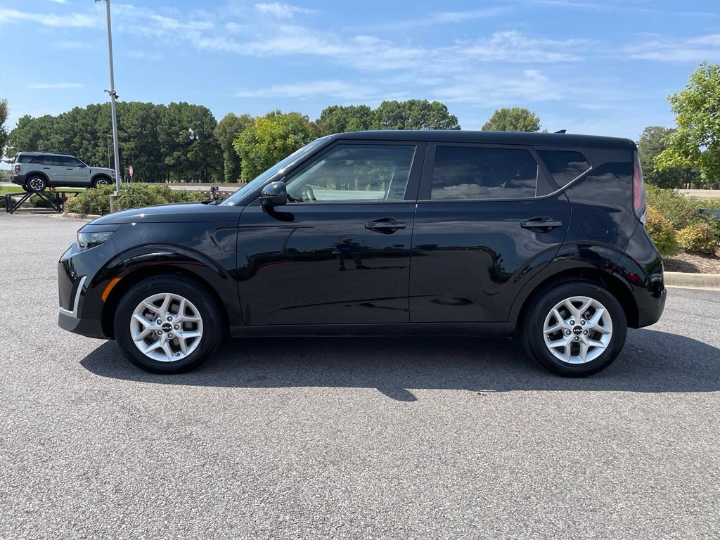 Certified 2022 Kia Seltos S FWD image 4