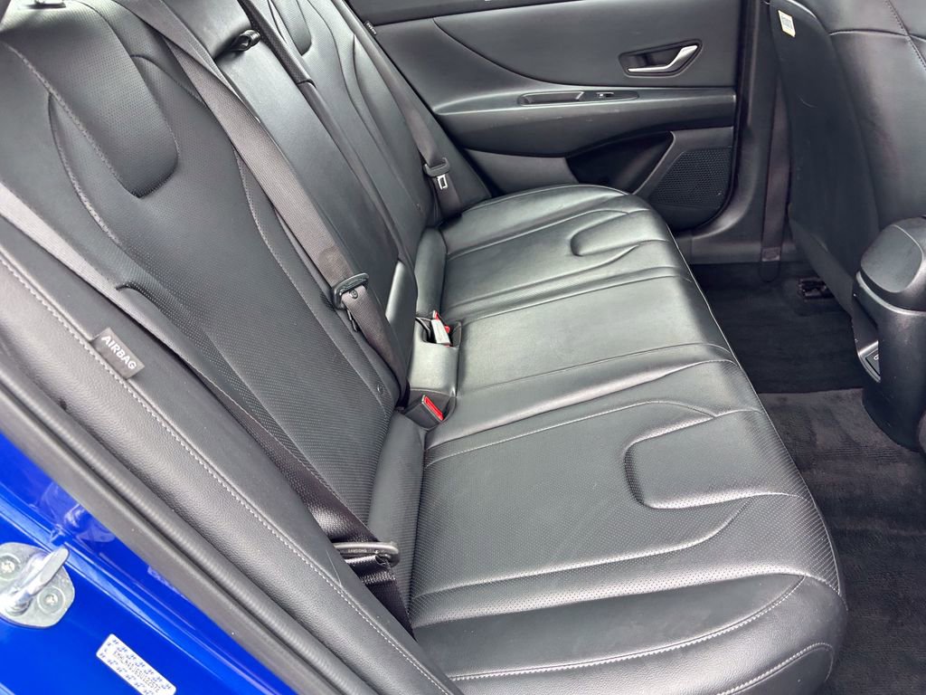 Used 2025 Hyundai Elantra Limited image 41