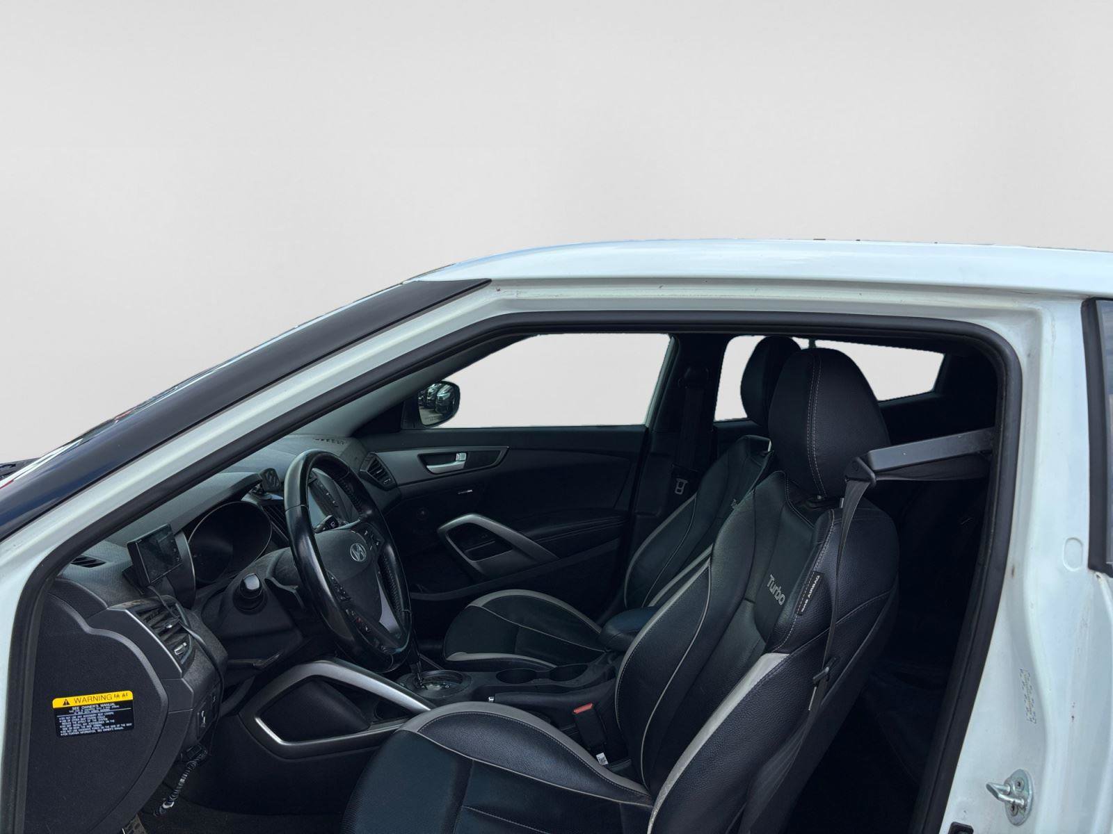 Used 2015 Hyundai Veloster Turbo FWD image 10