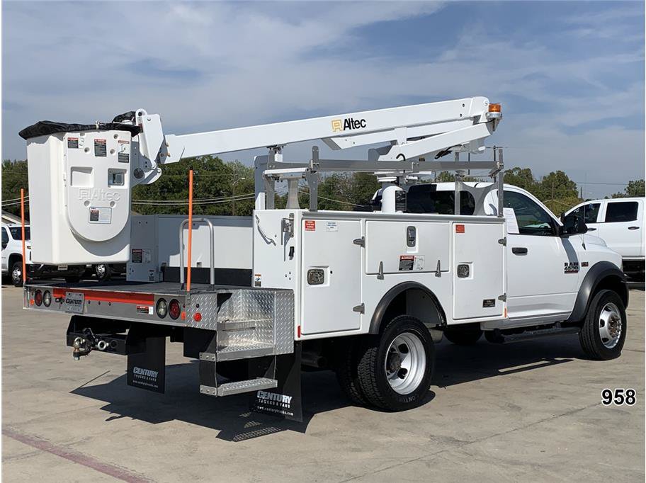 Used 2018 RAM 4500 Tradesman RWD image 2
