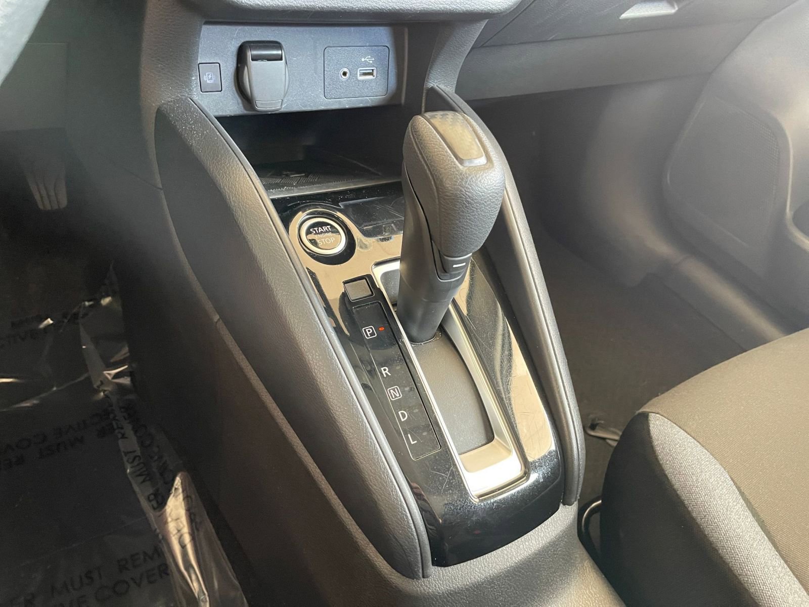 Used 2025 Nissan Versa SV image 39