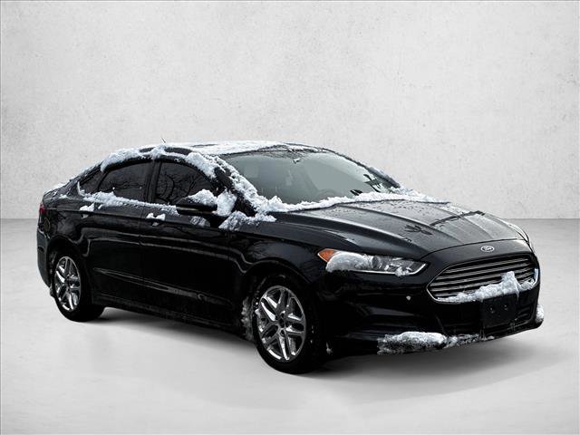 Used 2015 Ford Fusion SE image 3