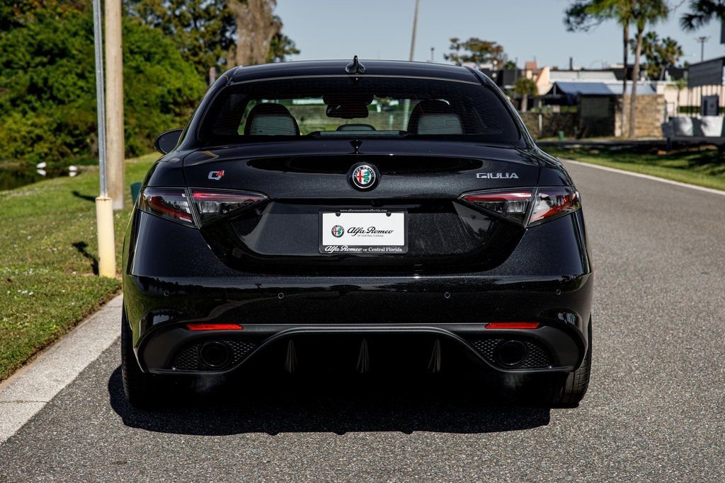 New 2025 Alfa Romeo Giulia AWD w/ Driving Assist Package image 4