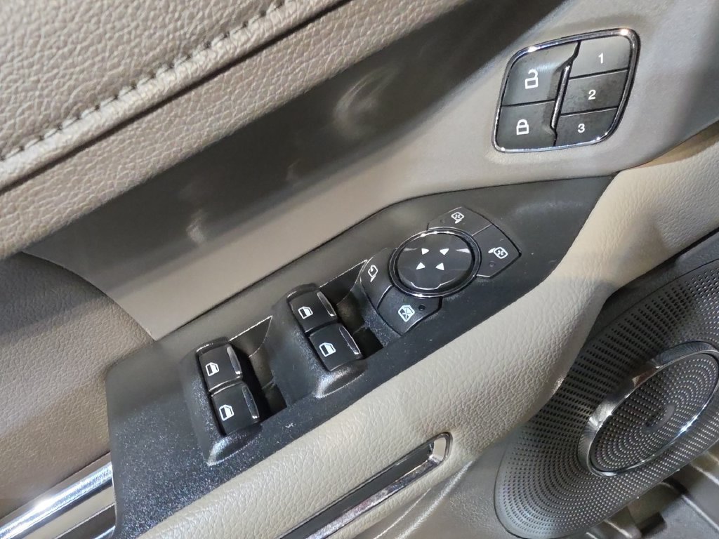 Used 2021 Ford Expedition Max XLT AWD/4WD image 15
