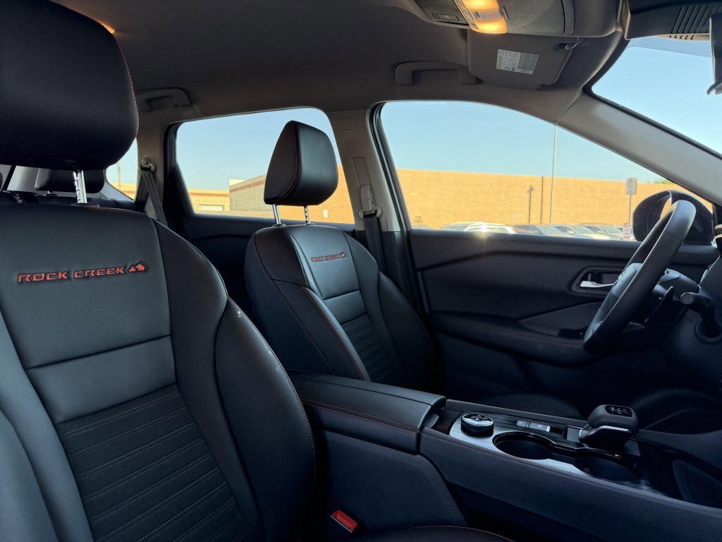 Used 2025 Nissan Rogue SV image 42