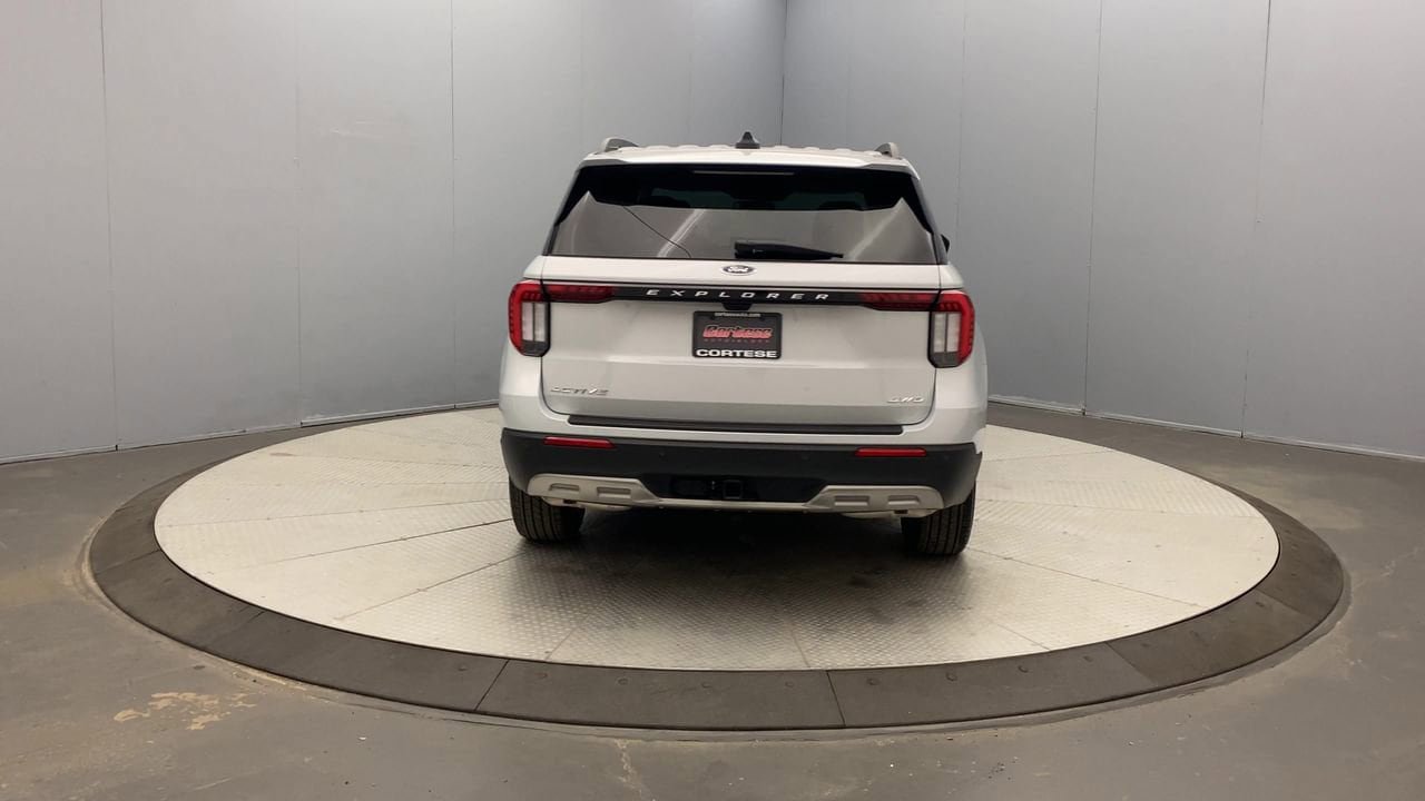 New 2026 Ford Explorer Active w/ Active Comfort Package AWD/4WD image 4