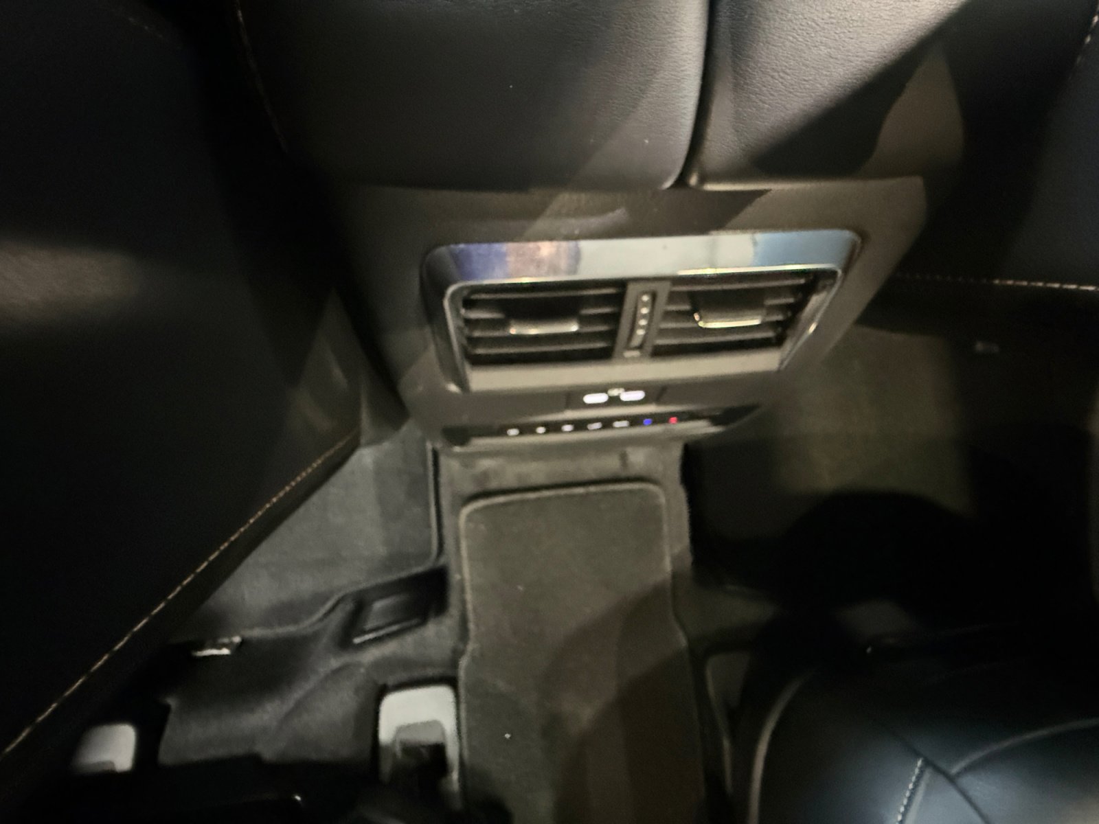 Used 2024 MAZDA CX-90 Plug-In Hybrid w/ Premium Pkg image 32