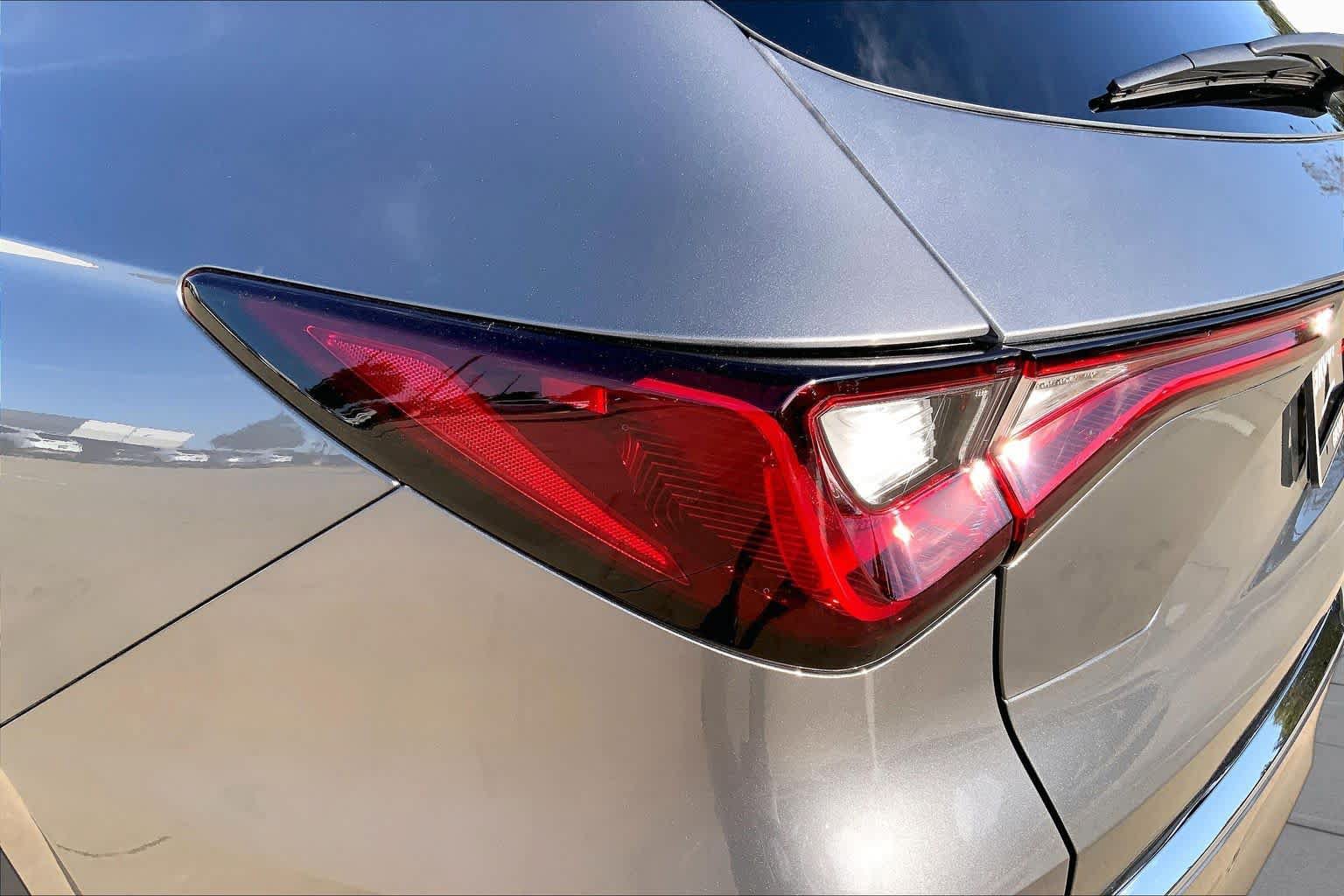 Used 2025 Acura MDX w/ Technology Package FWD image 29