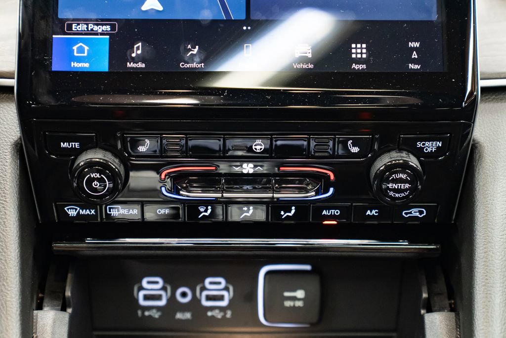 New 2025 Jeep Grand Cherokee L Limited w/ Trailer Tow Package image 13