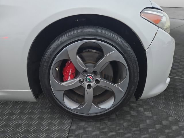 Used 2017 Alfa Romeo Giulia AWD w/ Sport Appearance Package image 38