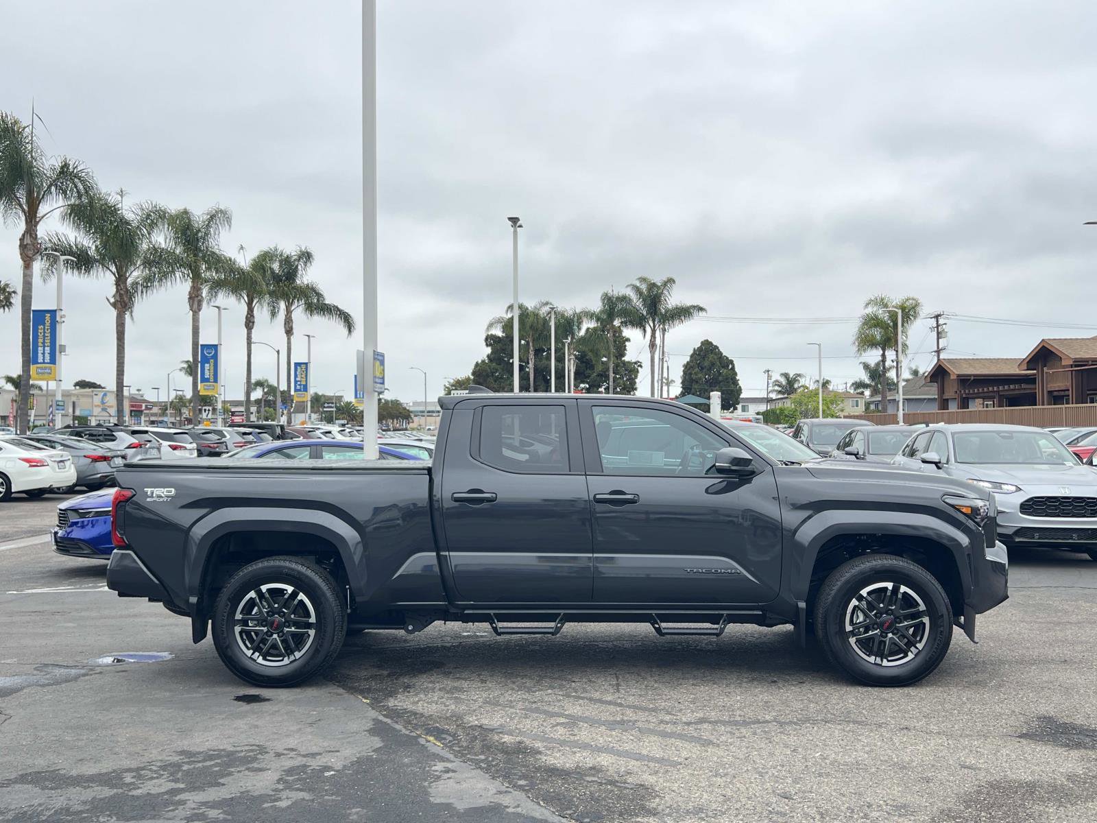 Used 2025 Toyota Tacoma TRD Sport w/ TRD Sport Upgrade Package RWD image 27