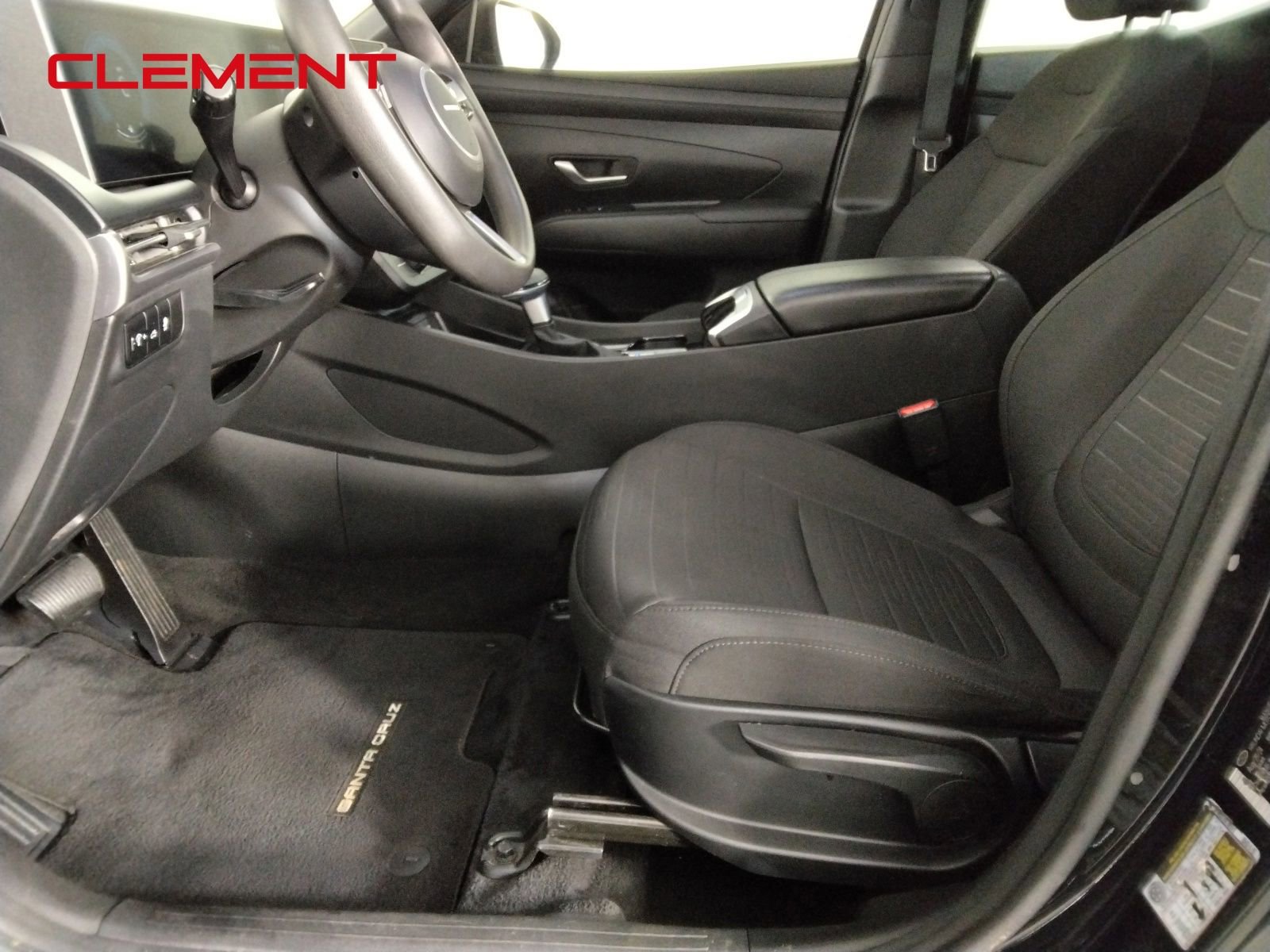 Used 2025 Hyundai Santa Cruz SE FWD image 23