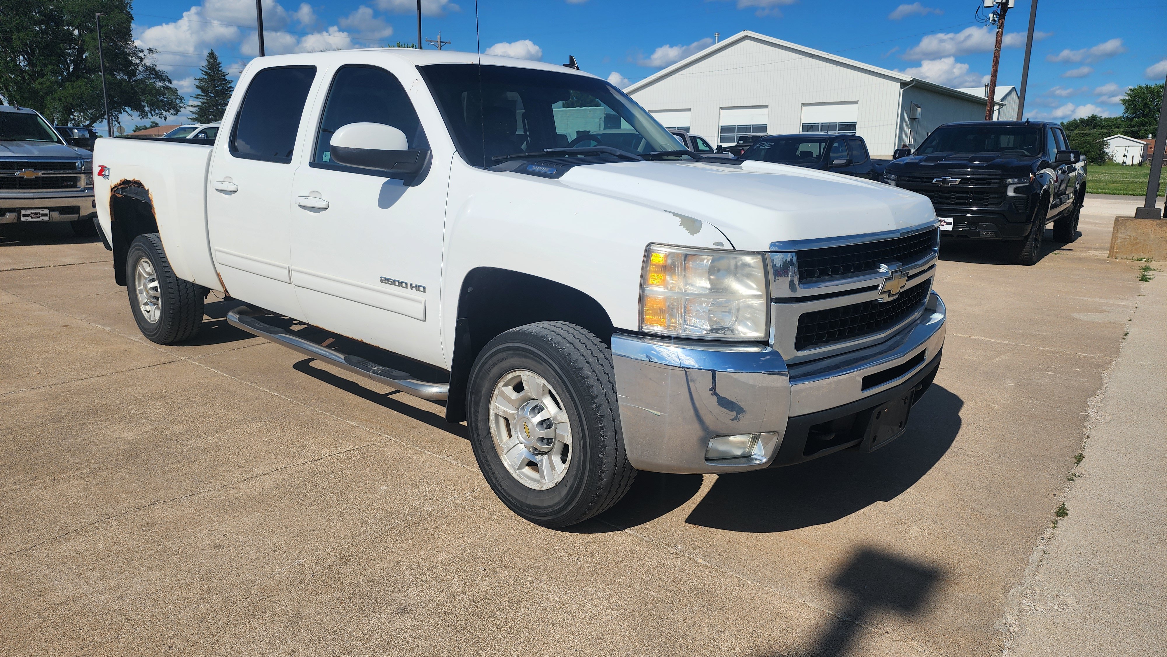 Used 2010 Chevrolet Silverado 2500 LTZ w/ LTZ Plus Package AWD/4WD image 3