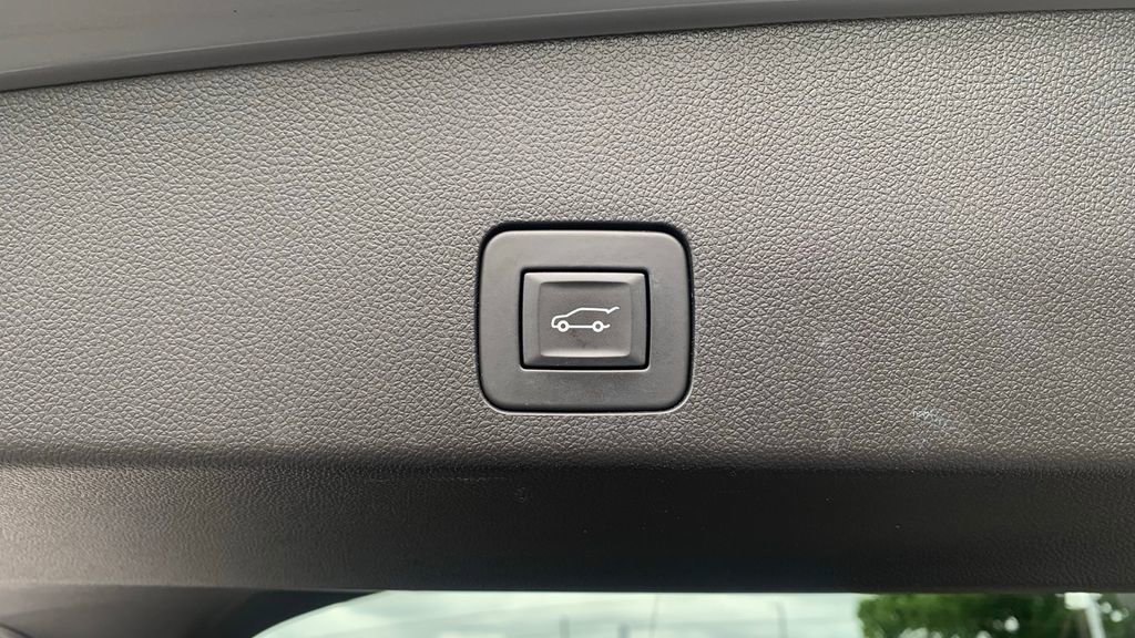 Used 2024 Buick Encore GX Avenir w/ Avenir Convenience Package image 18