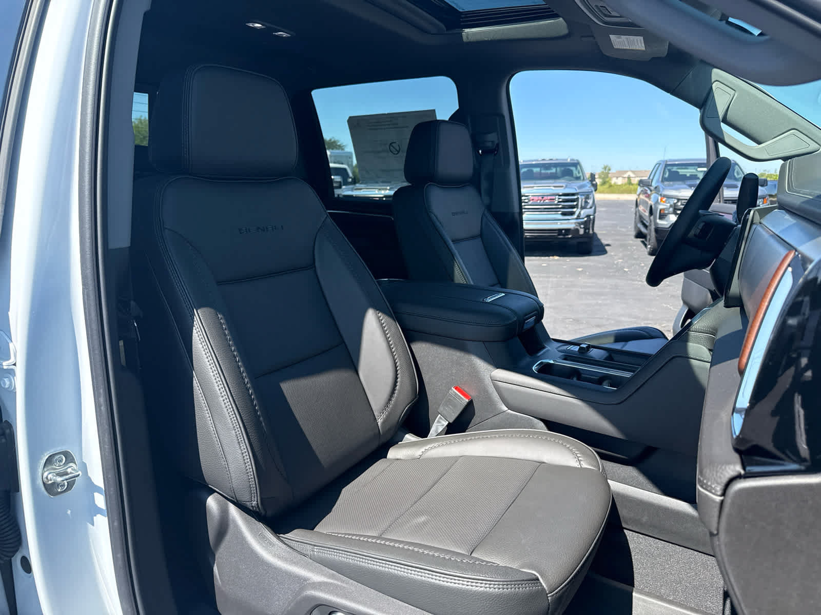 New 2026 GMC Sierra 3500 Denali w/ Denali Reserve Package AWD/4WD image 28