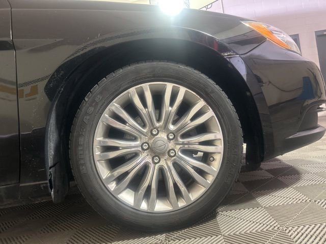 Used 2013 Chrysler 200 LX image 12