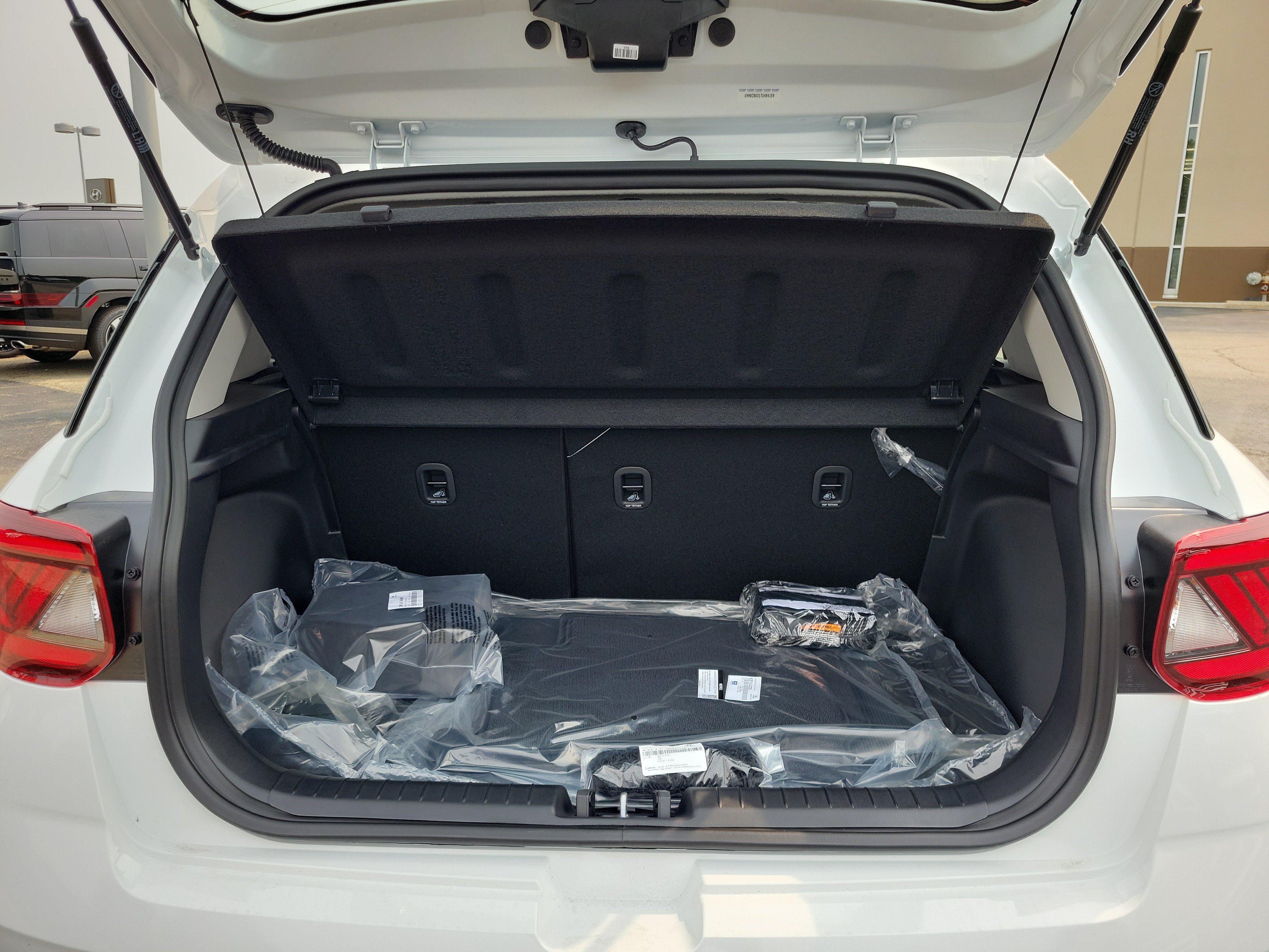New 2026 Hyundai Venue SEL FWD image 8