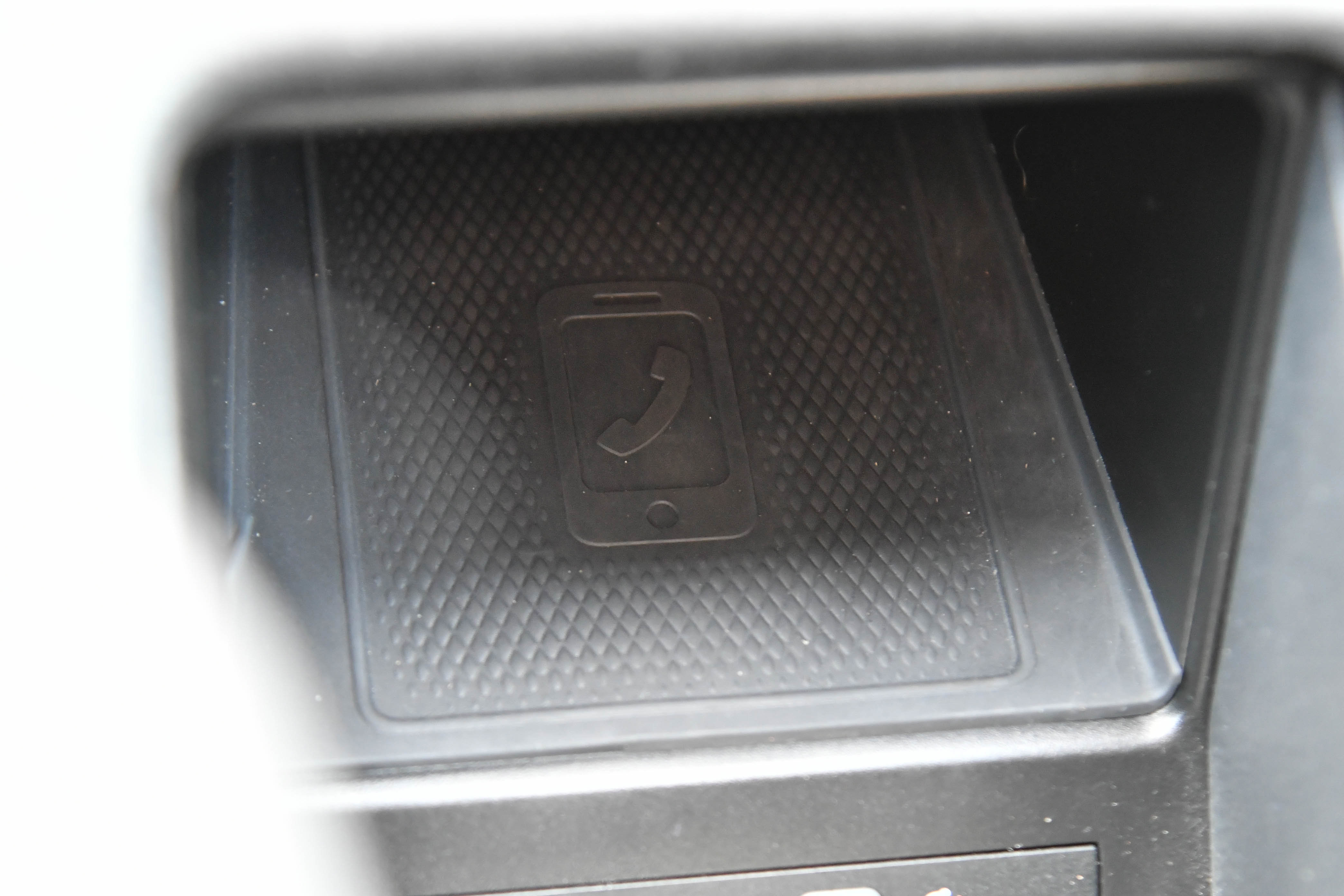 Used 2021 Volkswagen ID.4 Pro image 26