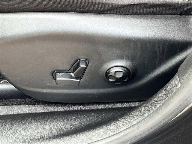 Certified 2016 Jeep Cherokee Latitude w/ Comfort/Convenience Group image 26