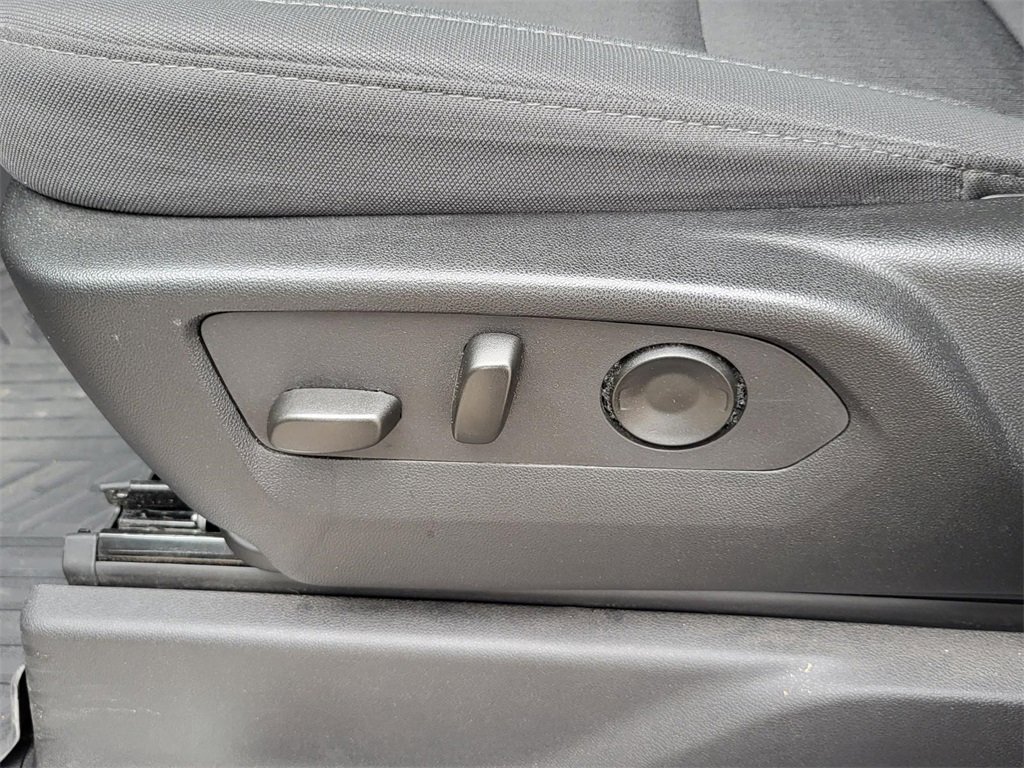 Used 2025 Chevrolet Silverado 2500 LT w/ Texas Edition image 17