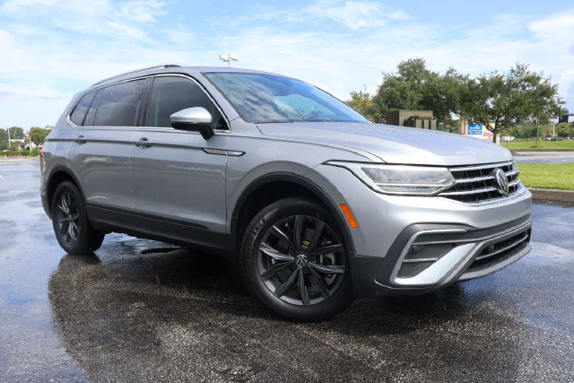 Certified 2023 Volkswagen Tiguan SE w/ Panoramic Sunroof Package