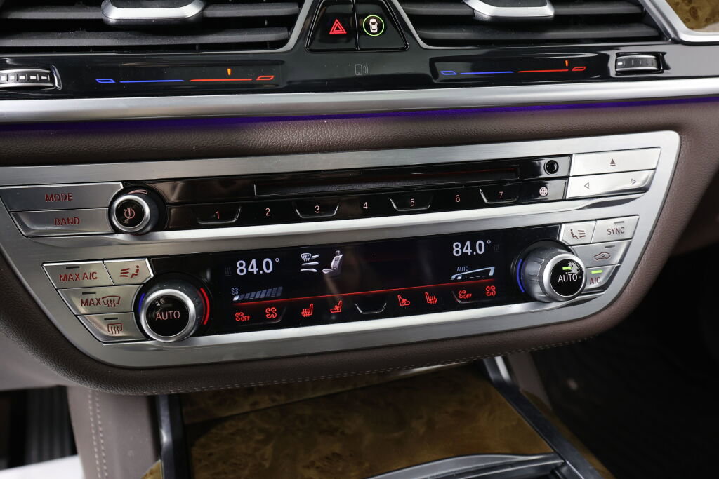 Used 2016 BMW 740i image 38