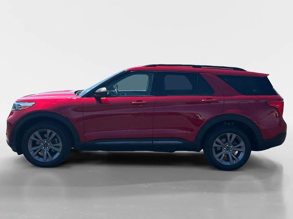 Used 2021 Ford Explorer XLT w/ Equipment Group 202A AWD/4WD image 2