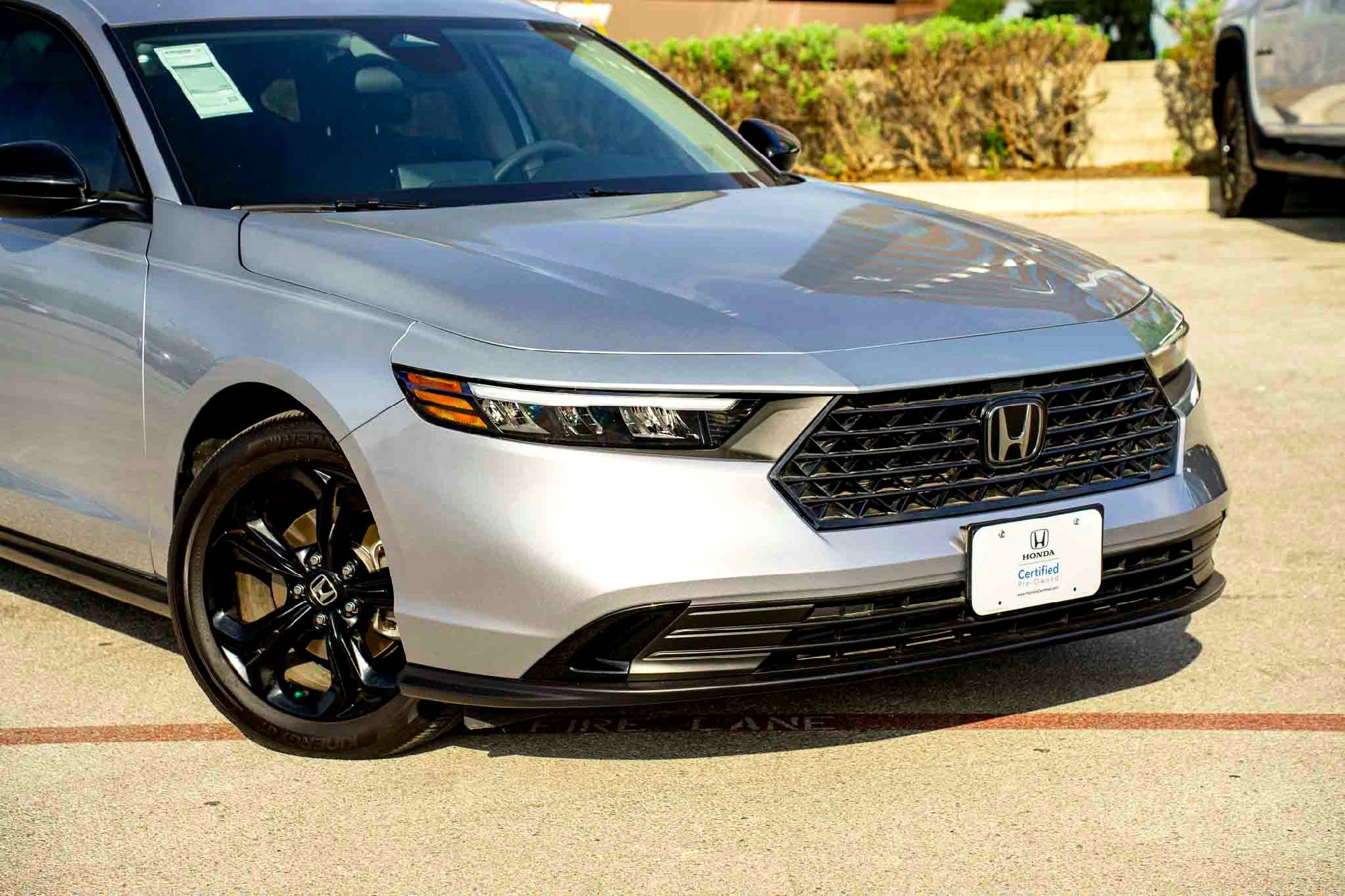 Certified 2025 Honda Accord SE image 3