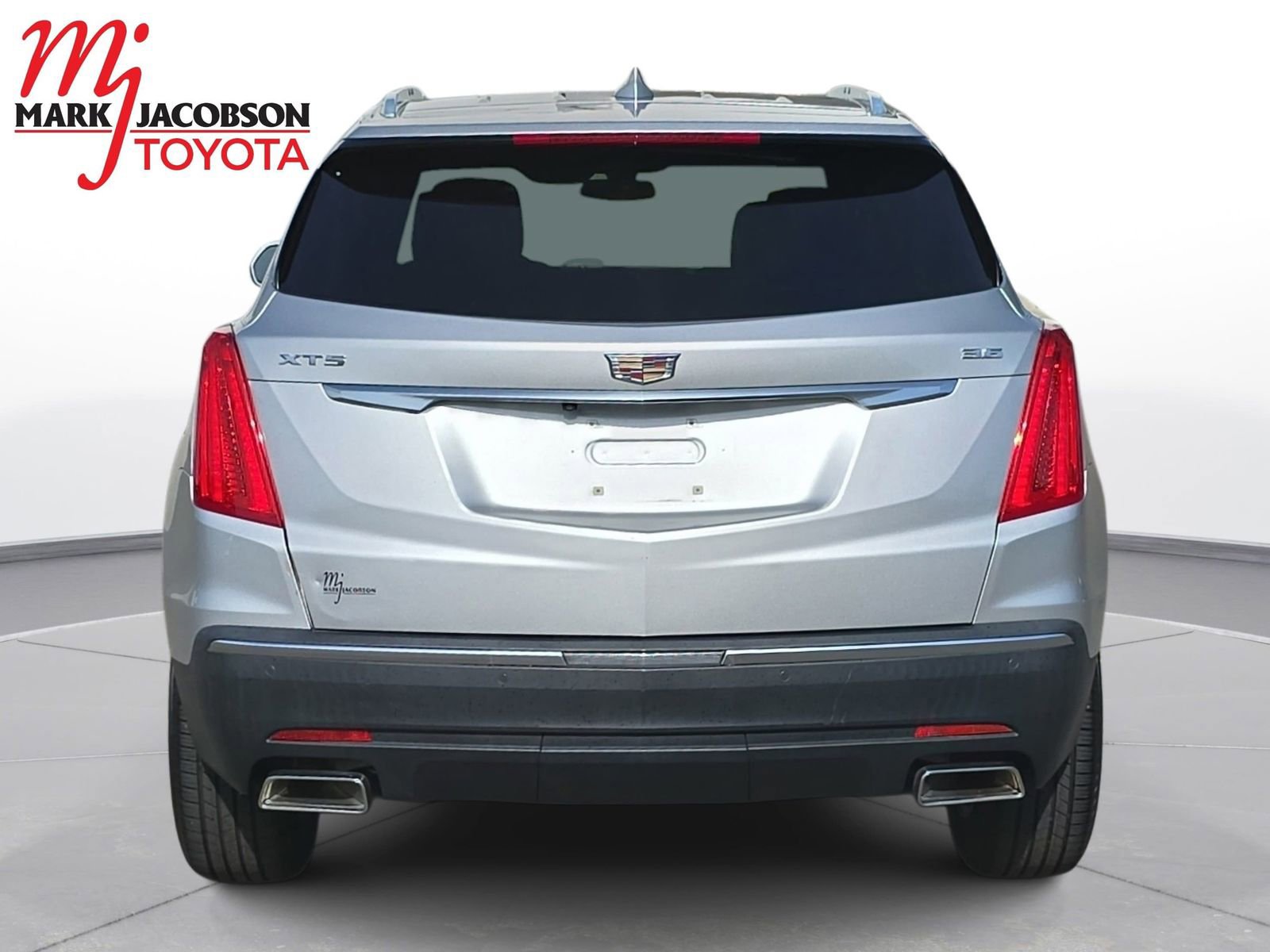 Used 2018 Cadillac XT5 FWD image 10