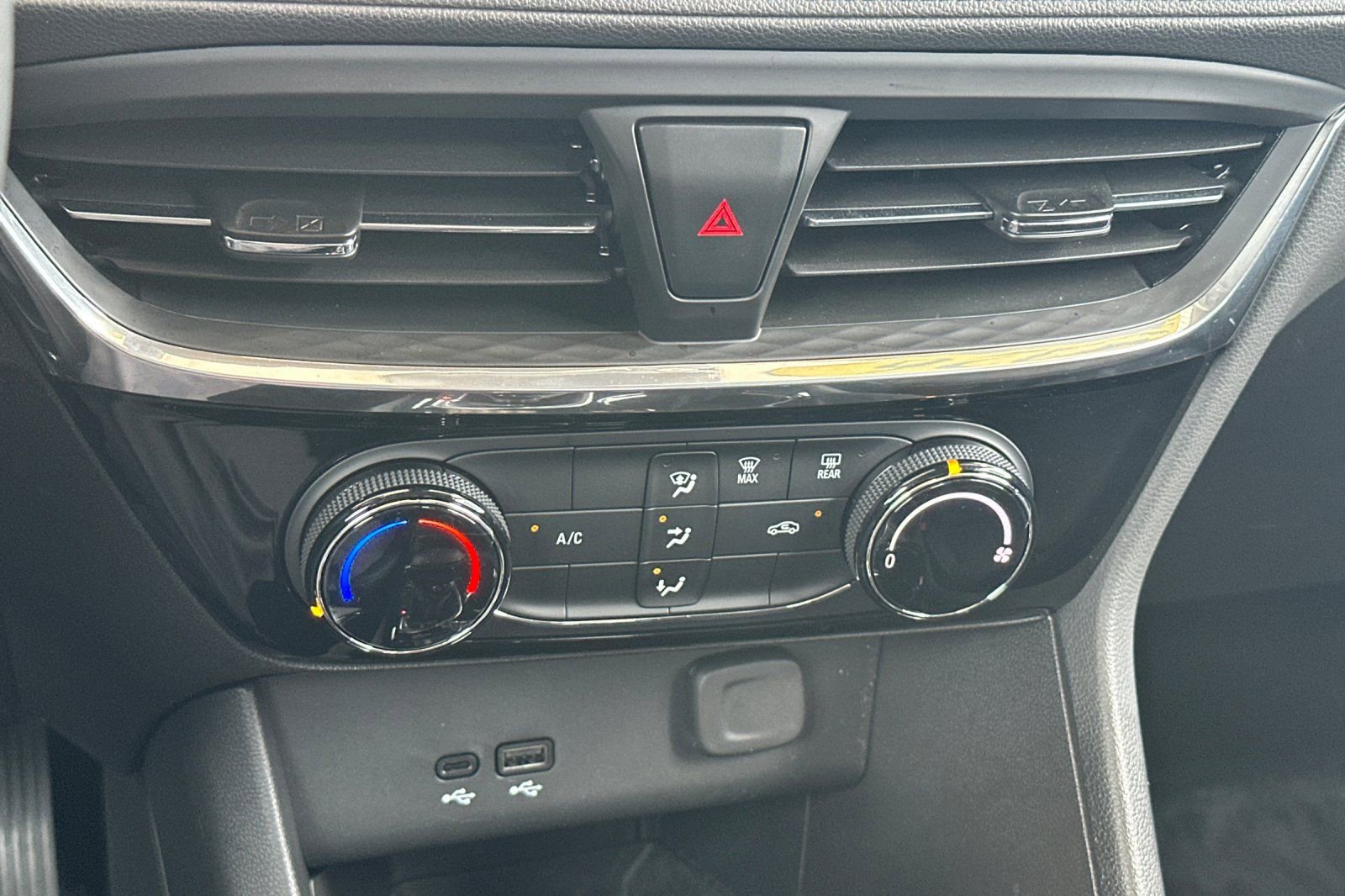 Used 2026 Buick Encore GX Sport Touring image 27