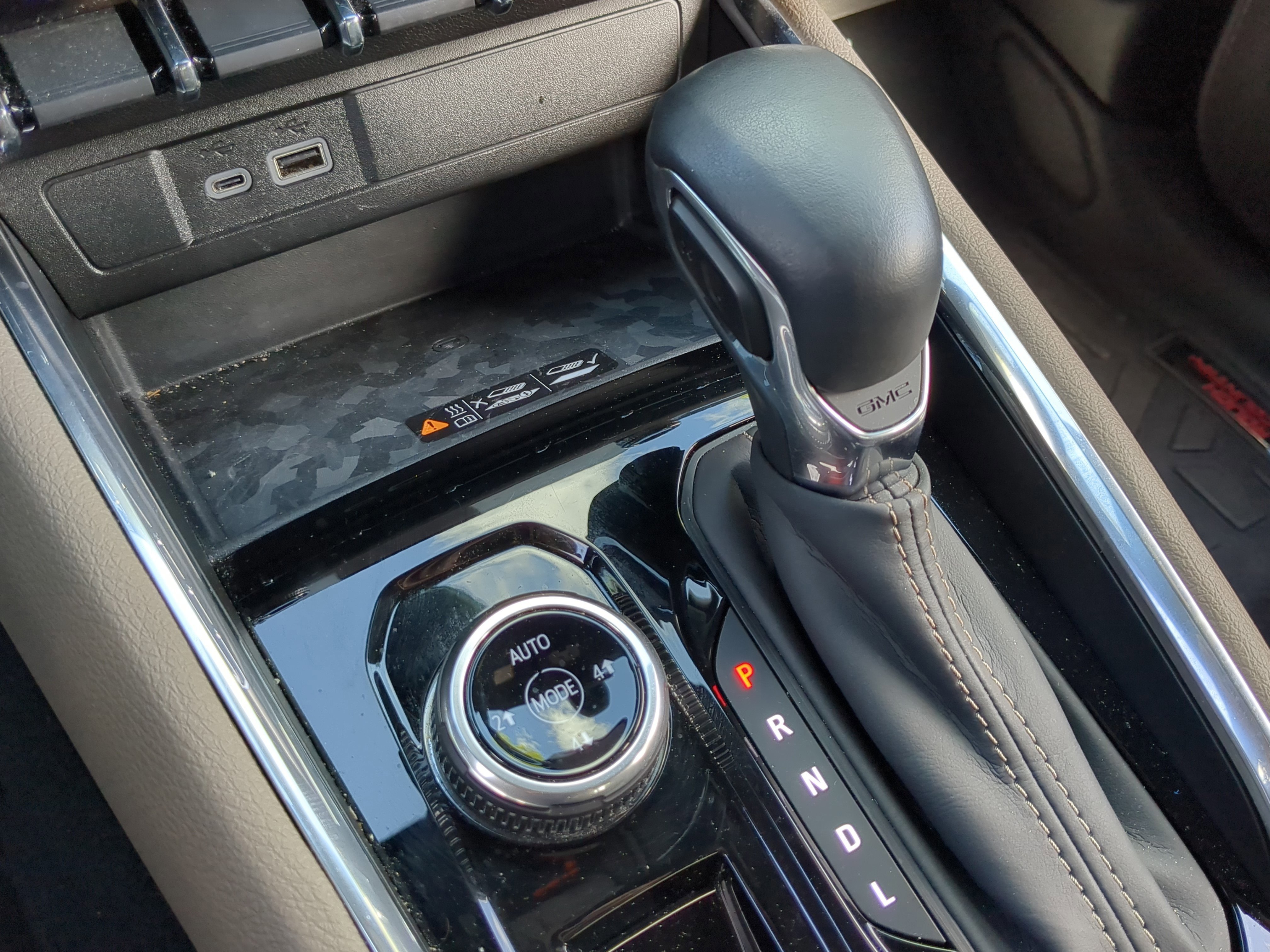 Used 2024 GMC Canyon Denali AWD/4WD image 8