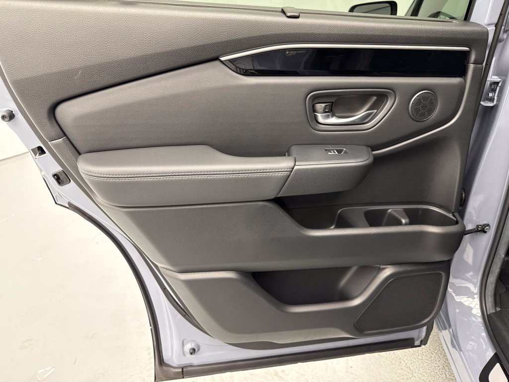Used 2025 Honda Pilot Touring image 15