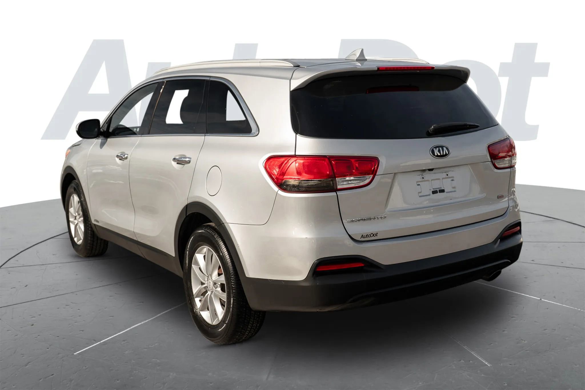 Used 2016 Kia Sorento LX image 2
