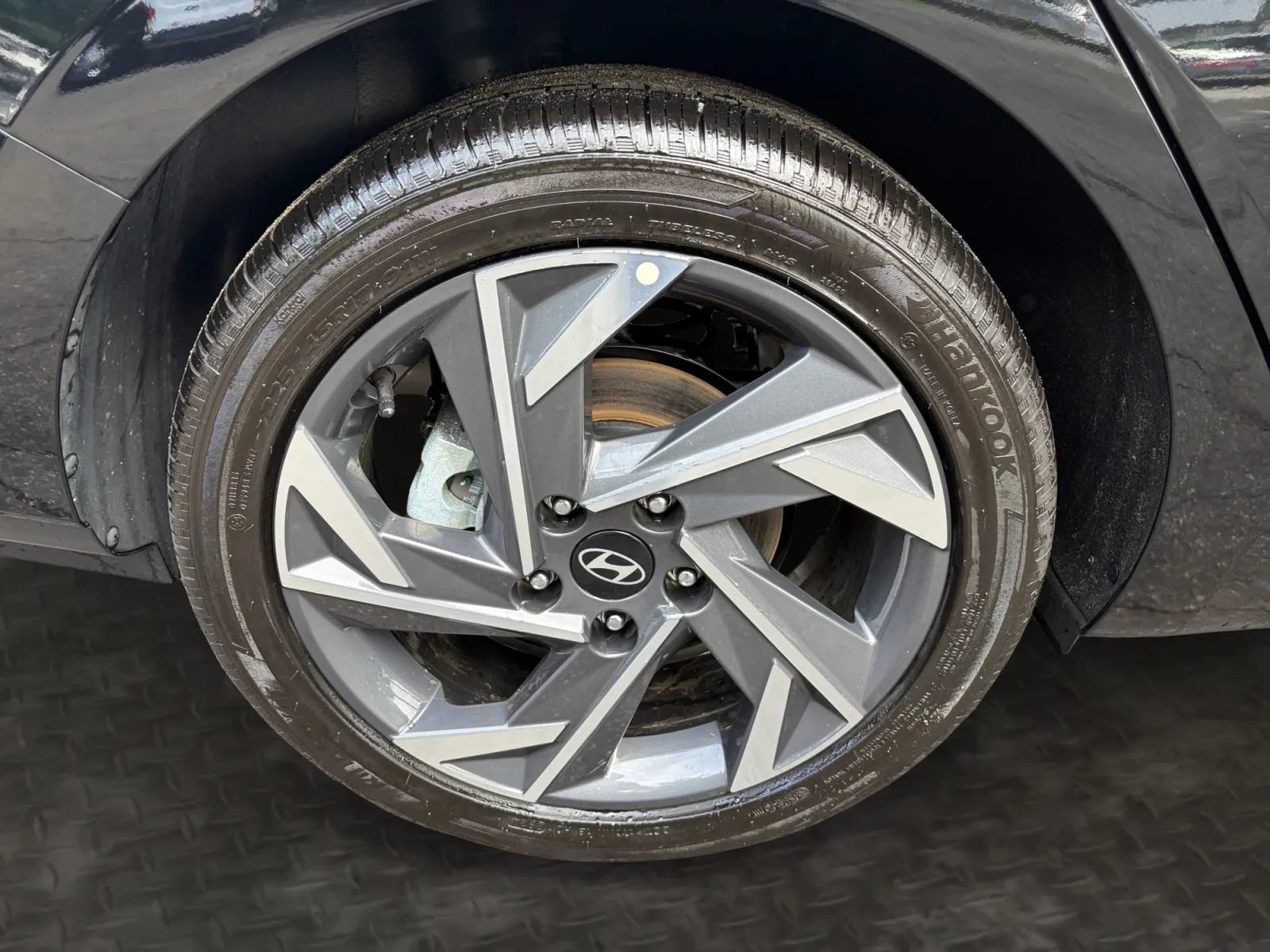 Used 2025 Hyundai Elantra SEL FWD image 40