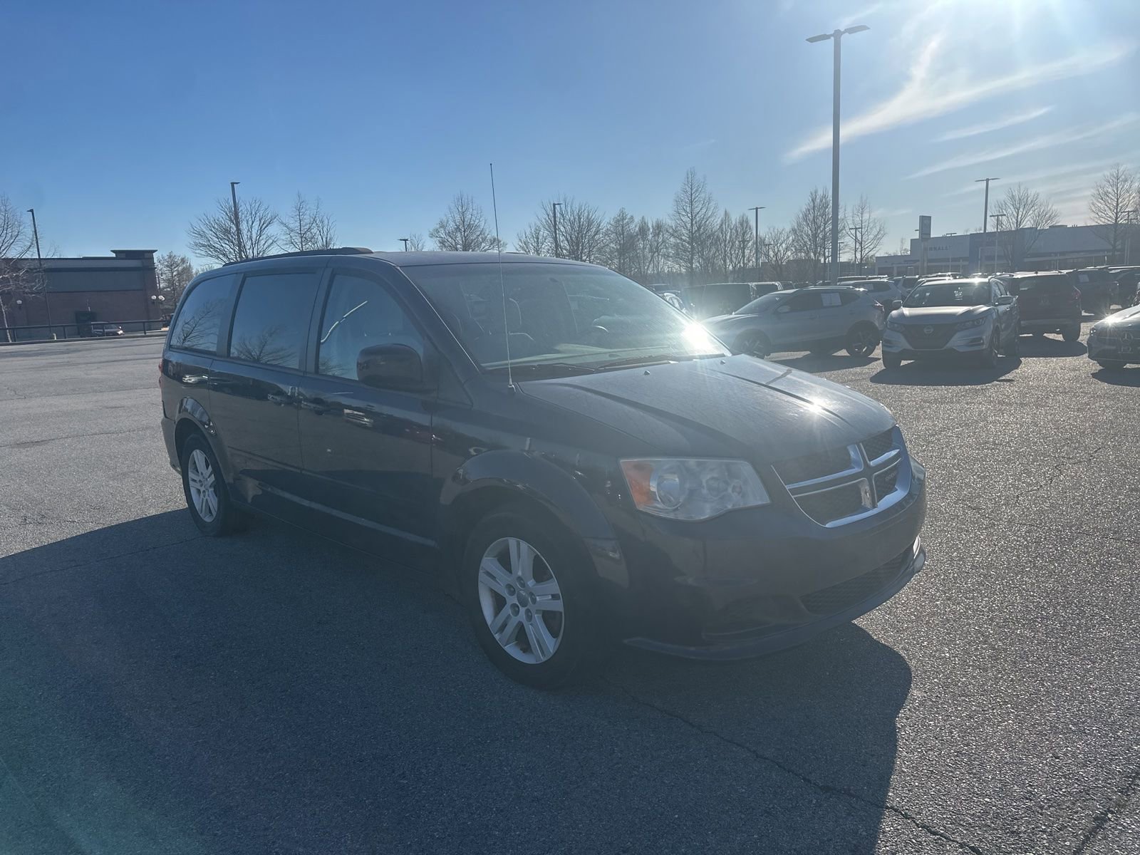 Used 2012 Dodge Grand Caravan SXT image 3